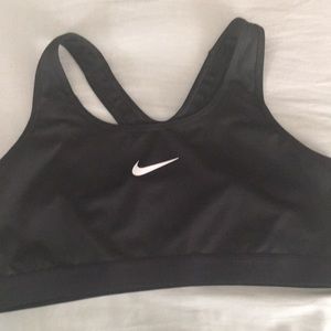 NWOT Nike sports bra